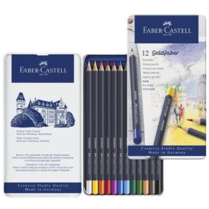 Faber Castell set od 12 Goldfaber bojica u metalnoj kutiji sa umetničkim dizajnom.