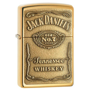 ZIPPO UPALJAČ JACK DANIELS BRASS EMBLEM 254BJD428 1 Zlatni Zippo upaljač sa ugraviranim logotipom Jack Daniel's i natpisom Tennessee Whiskey.