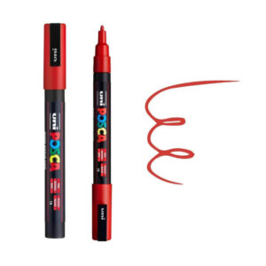 UNI POSCA MARKER PC-3M 7 Crveni marker Posca sa pletenom crtom prikazan pored njega.