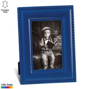 Plavi kožni ram Princ Leather sa crno-belim dečjim portretom.