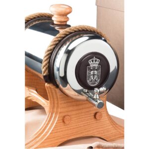 BURE ZA STO PROHROM 6L 3 Princ Leather bure za sto od prohroma, zapremine 6l, sa drvenim postoljem i grbom srbije na prednjoj strani