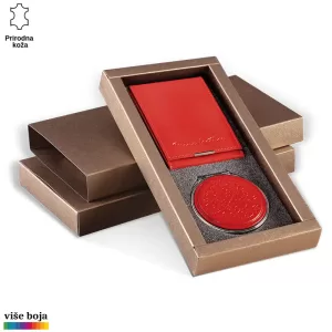 Crveni kožni set sa novčanikom i okruglim dodatkom u smeđoj kutiji