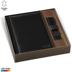 Časopis od crne prirodne kože sa belim šavovima i privezak u smeđoj kutiji