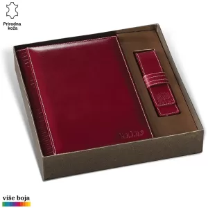 Crvena kožna futrola i fascikla od prirodne kože brenda Princ Leather u poklon pakovanju.