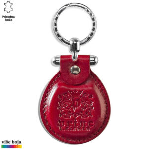 Crveni kožni privezak sa ugraviranim logom brenda Princ Leather i metalnim prstenom za ključeve.