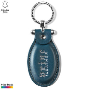 Kožni privezak Princ Leather u plavoj boji sa metalnim detaljima i natpisom brenda.