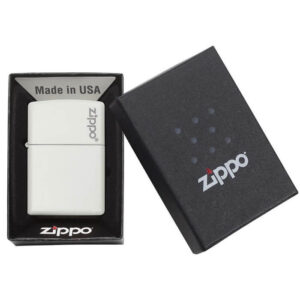 ZIPPO UPALJAČ WHITE MATTE 214ZL 3 Zippo upaljač sa logom Zippo na poklopcu, bele boje