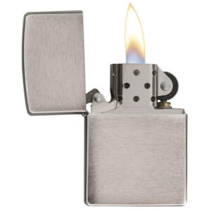 Zippo upaljač srebrni brush chroome upaljen