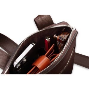 MUŠKA KOŽNA TORBICA DISTRICT 3 Muska kozna torbica district princ leather, u crnoj boji otvorena