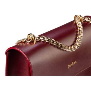 Kožna ženska torbica Elle, u bordo boji sa zlatnim kaišem i logom princ leather