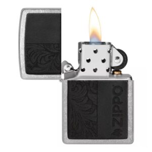 ZIPPO UPALJAČ LEATHER EMBLEM 46919 2 Crni emblem upaljac zippo kako gori